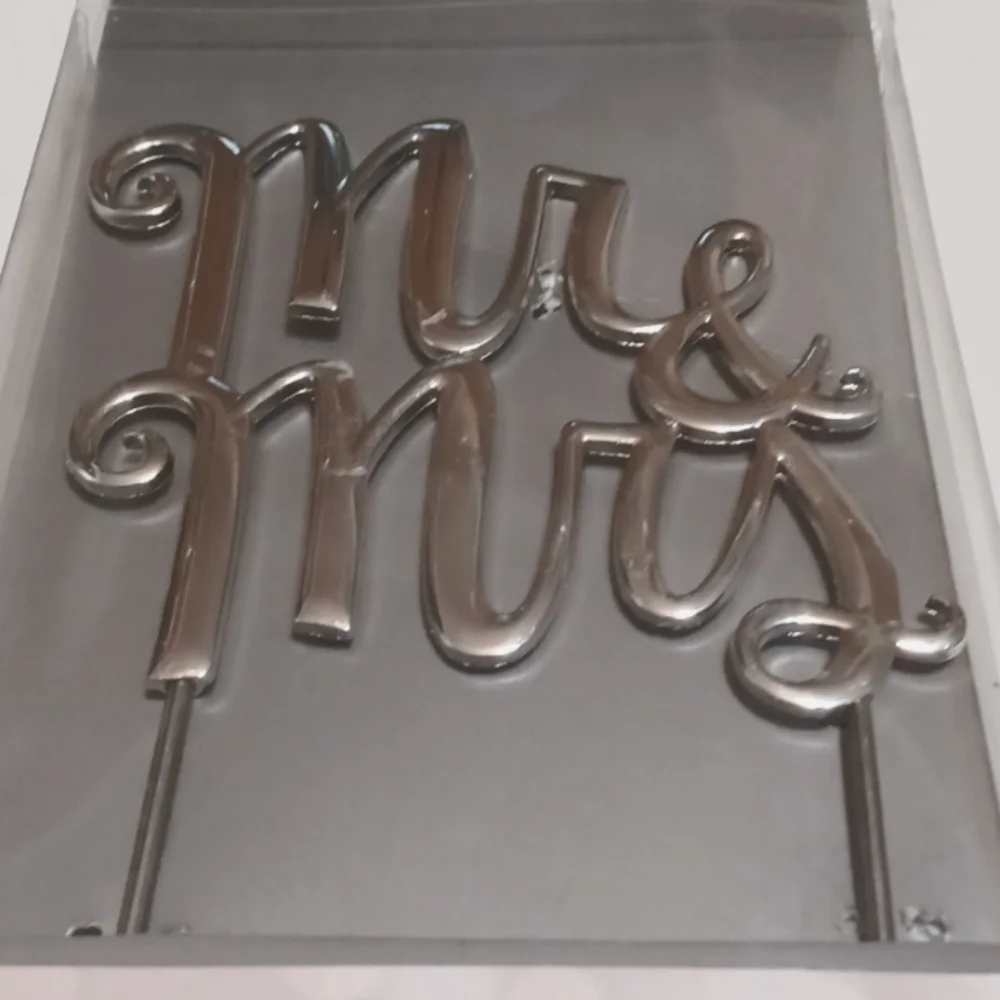 cake topper